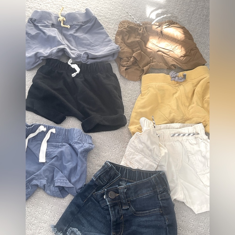 7 pairs of baby shorts sizes 3-6 months. All good condition. Various brands.
